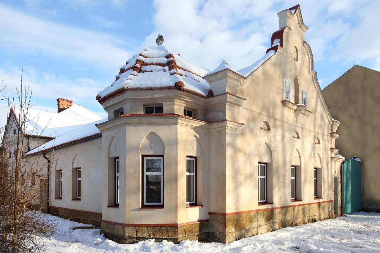 Aparthotel Brokes Lanskroun Luaran gambar